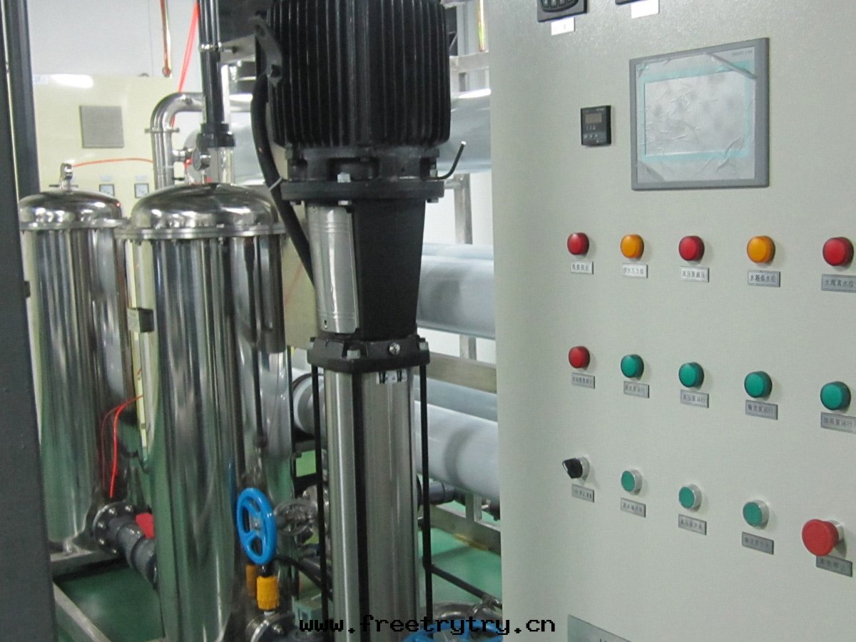 15吨/小时(shí)制藥用(yòng)反(fǎn)滲透水(shuǐ)處(chù)理(lǐ)系(xì)統